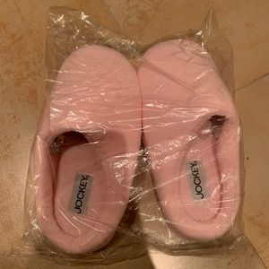 Brand new Jockey pink slippers women size S(5/6)